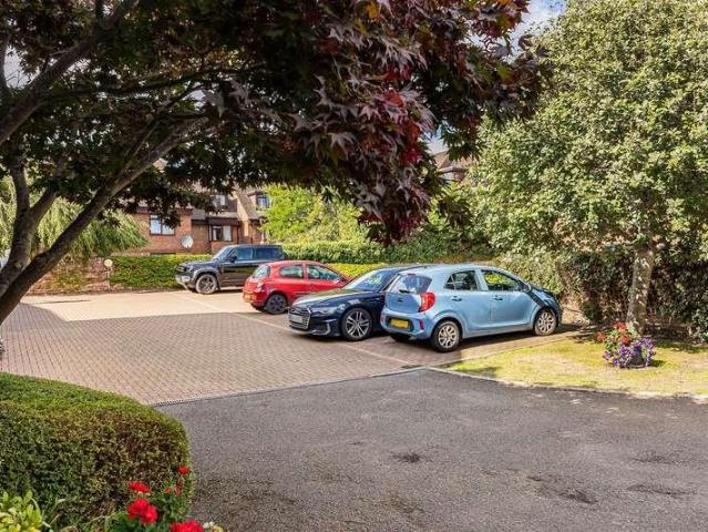 House for sale in Lunnon, Buckinghamshire