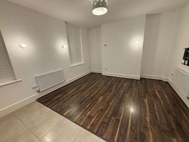 House for sale in West Finchley, Greater London
