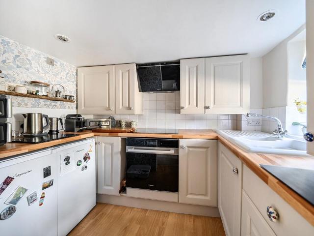 House for sale in Barton Stacey, Hampshire