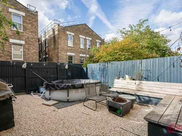 House for sale in Hornsey, Greater London