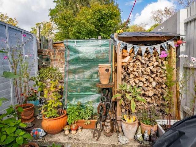 House for sale in Chelmondiston, Suffolk