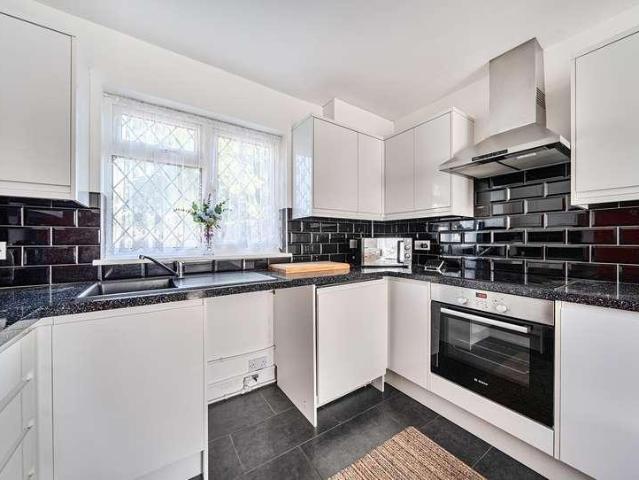House for sale in London Borough of Merton, Mitcham