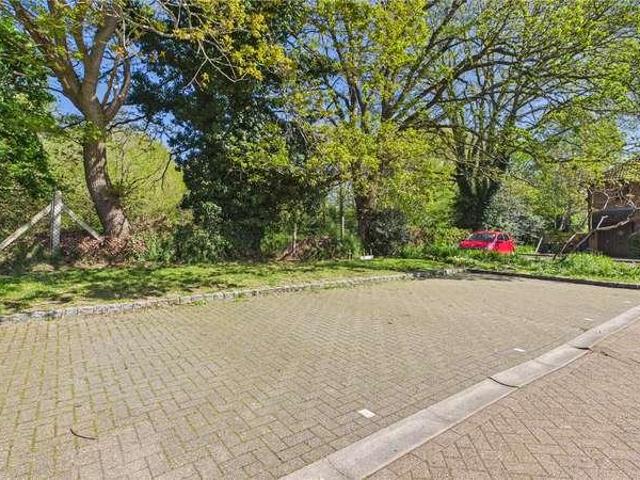 House for sale in North Bourne, Heol-las