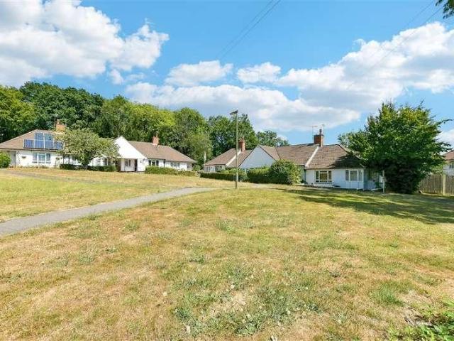 House for sale in Woodhatch, Red Hill