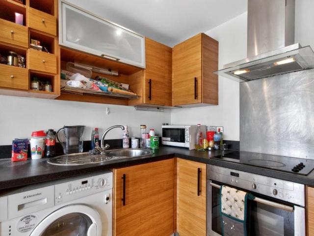 House for sale in Richmond Hill, West Yorkshire