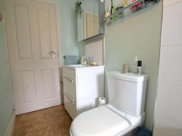 House for sale in Greengates, West Yorkshire