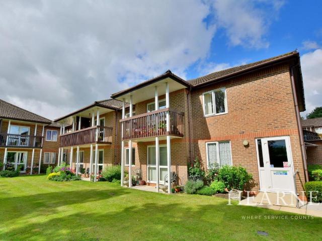 House for sale in Tricketts Cross, Ferndown