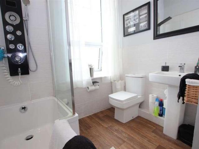House for sale in Wrose, West Yorkshire
