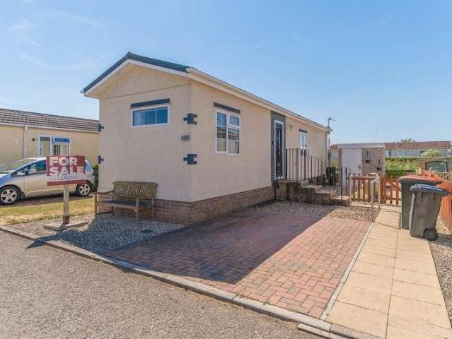 House for sale in Saint Bride's Wentlooge, Wales
