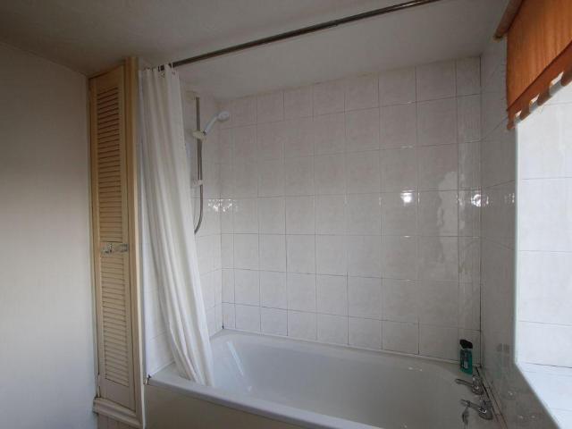 House for sale in Lady House, Burnedge