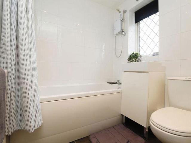 House for sale in Oxclose, Washington