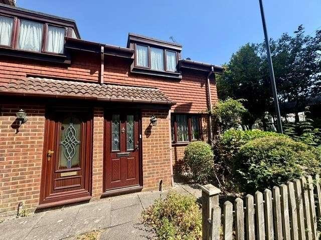 House for sale in Lane, Greater London