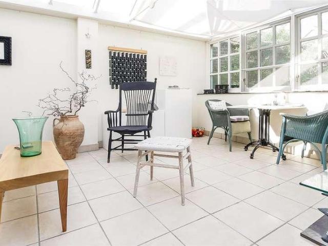 House for sale in Arundel, Clapham