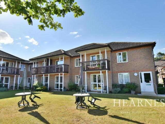 House for sale in Tricketts Cross, Ferndown