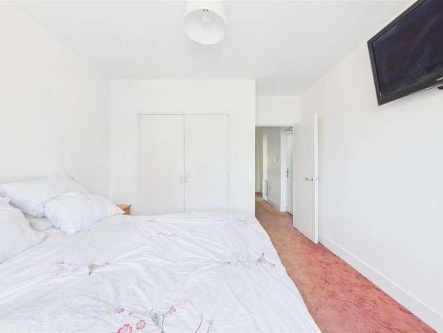 House for sale in Woodberry Down, Stamford Hill