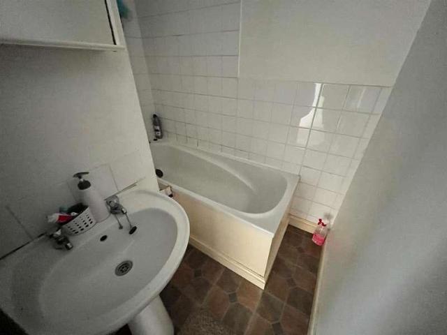 House for sale in Milnsbridge, West Yorkshire