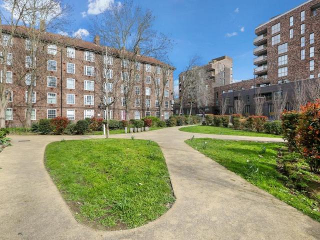House for sale in London Borough of Lewisham, Deptford