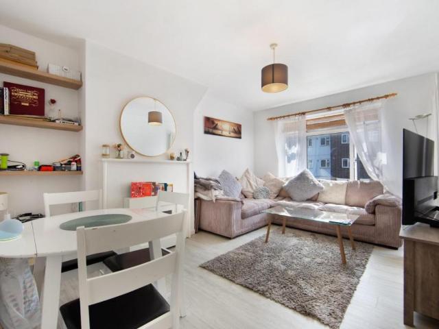 House for sale in Camberwell, Greater London