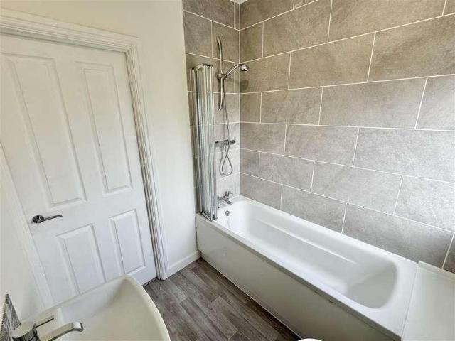 House for sale in Mapplewell, South Yorkshire