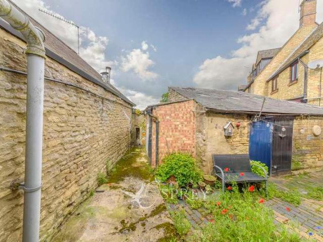 House for sale in Oundle