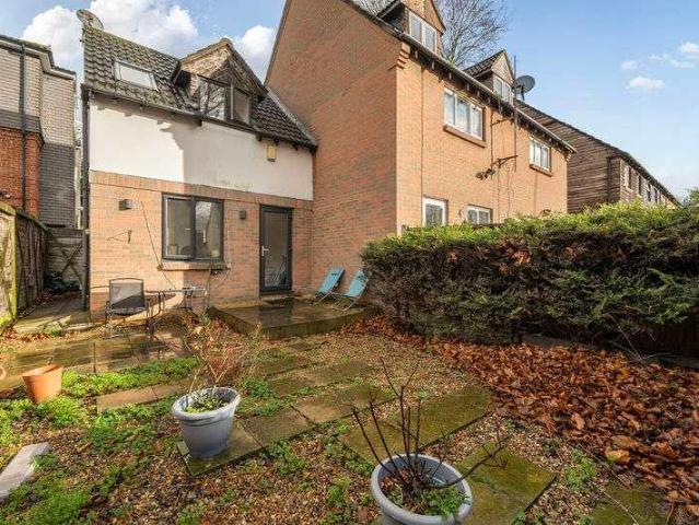 House for sale in Silvertown, Greater London