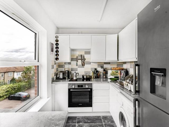 House for sale in London Borough of Lewisham, Bell Green