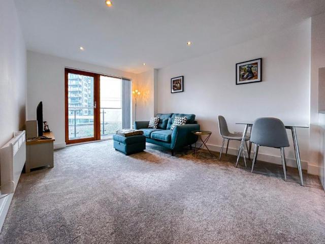 House for sale in Richmond Hill, West Yorkshire