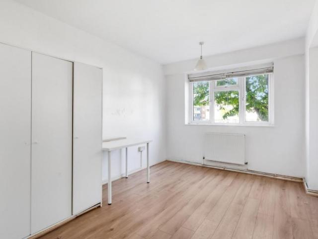 House for sale in Old Kent Road, Greater London