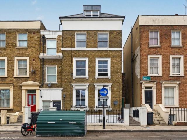 House for sale in Stoke Newington, Greater London