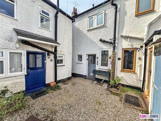 House for sale in Watergate, Devon