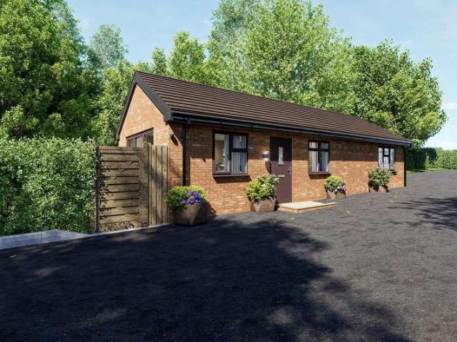 House for sale in Nutfield, Hillview