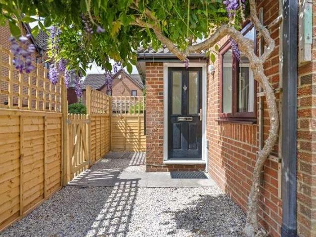 House for sale in Fole, Surrey