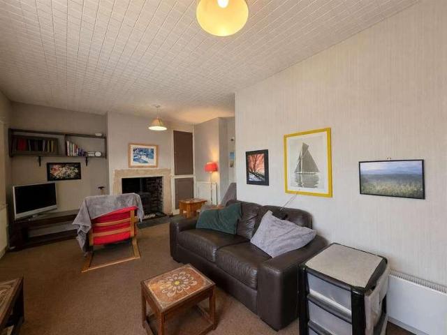 House for sale in Cayton, North Yorkshire