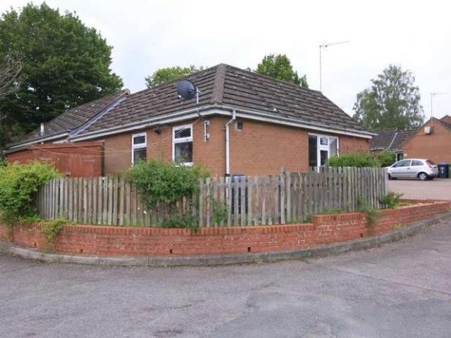 House for sale in Overslade, New Bilton