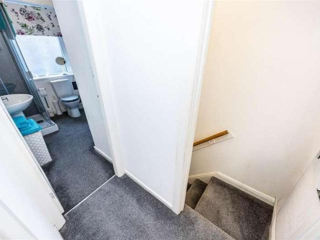 House for sale in Huddersfield, West Yorkshire