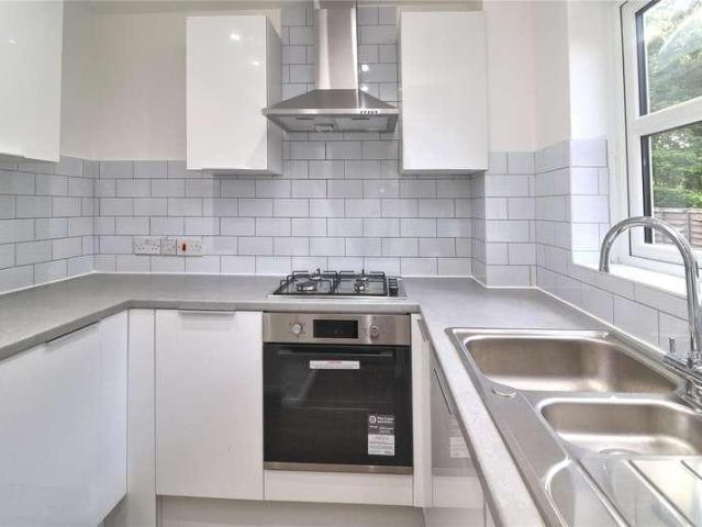 House for sale in Goldsworth Park, Woking