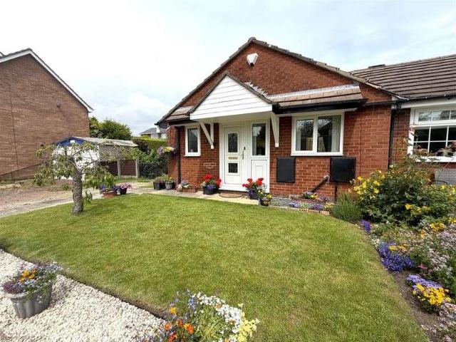 House for sale in Westhoughton, Lee Bank