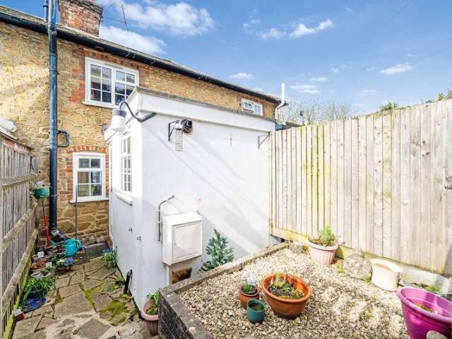 House for sale in Hillview, Surrey