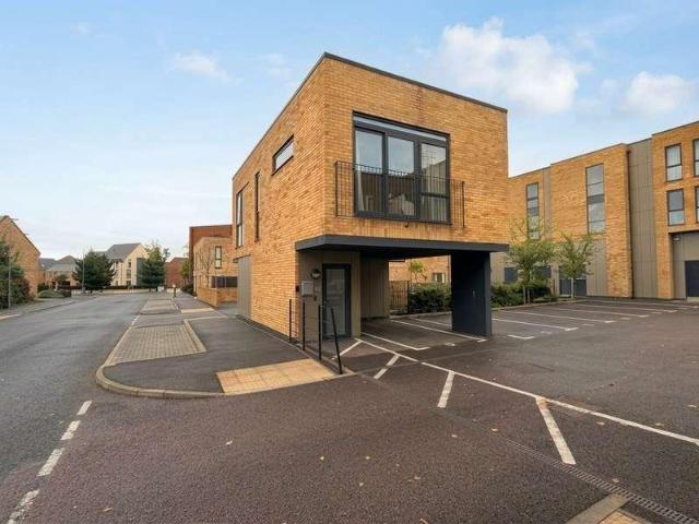 House for sale in Brooklands, Milton Keynes