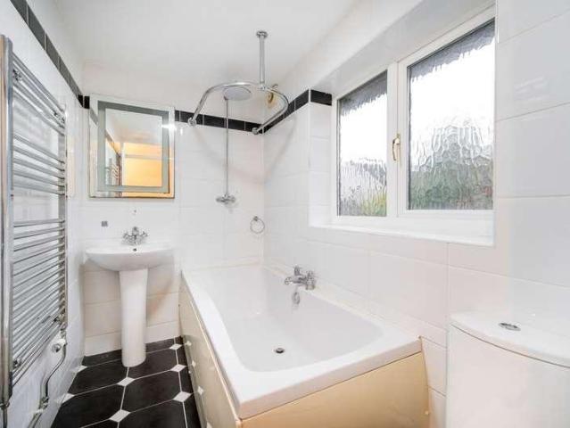 House for sale in Martin's Heron, Winkfield