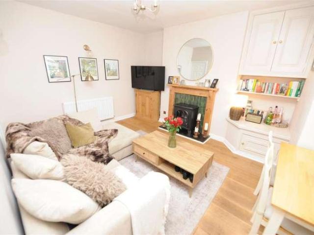 House for sale in Baildon, West Yorkshire