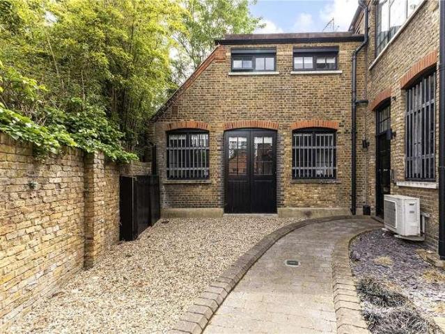 House for sale in Clapham, Greater London
