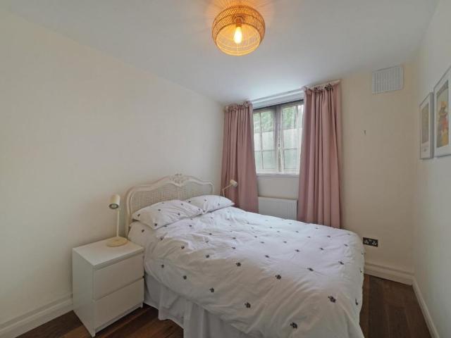 House for sale in Chalk Farm, Primrose Hill