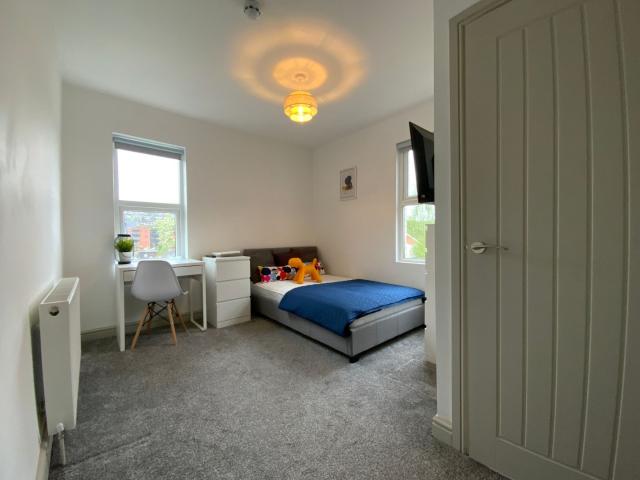 Room for rent in Totteridge, Cressex