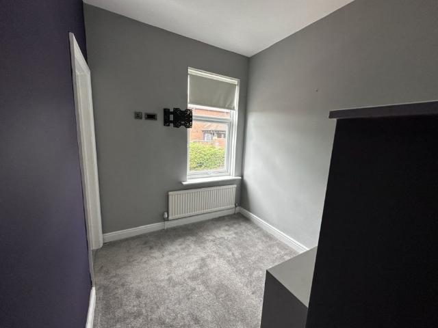 Room for rent in Worsbrough Bridge, Worsbrough