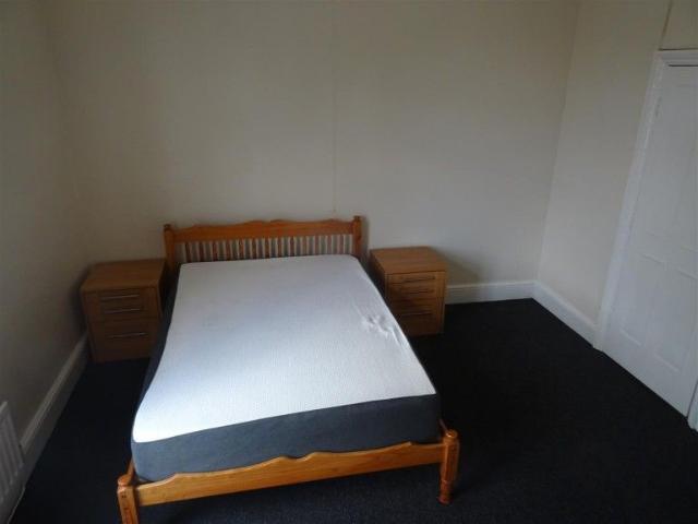 Room for rent in Camp Hill, Warwickshire