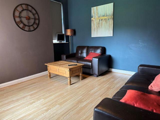 Room for rent in Caldermill, East Midlands