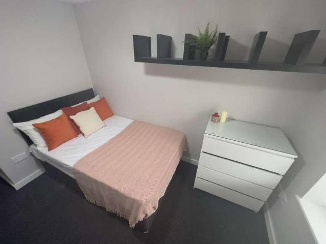 House for rent in Kensington, Calderstones