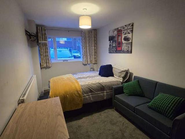 House for rent in Spring Park, Luton