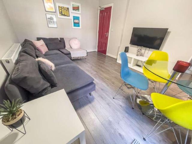 Apartment for rent in Kensington, Calderstones